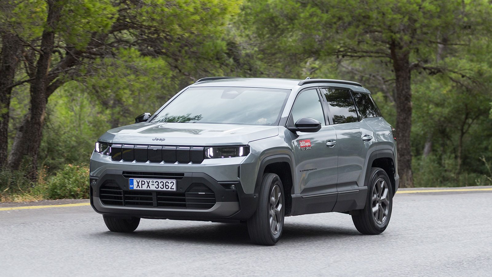 Δοκιμή Jeep Compass e-Hybrid 145 PS: Καίει 5,5 λτ. στο ταξίδι, χωράει οικογένεια